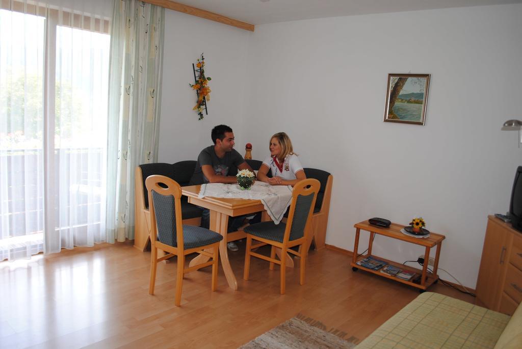 Gaestehaus Lindermuth Presseggersee Pokoj fotografie