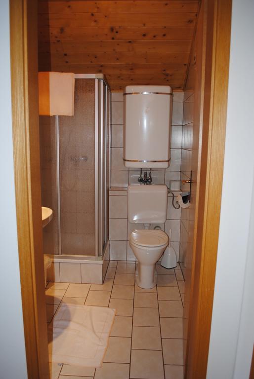 Gaestehaus Lindermuth Presseggersee Pokoj fotografie
